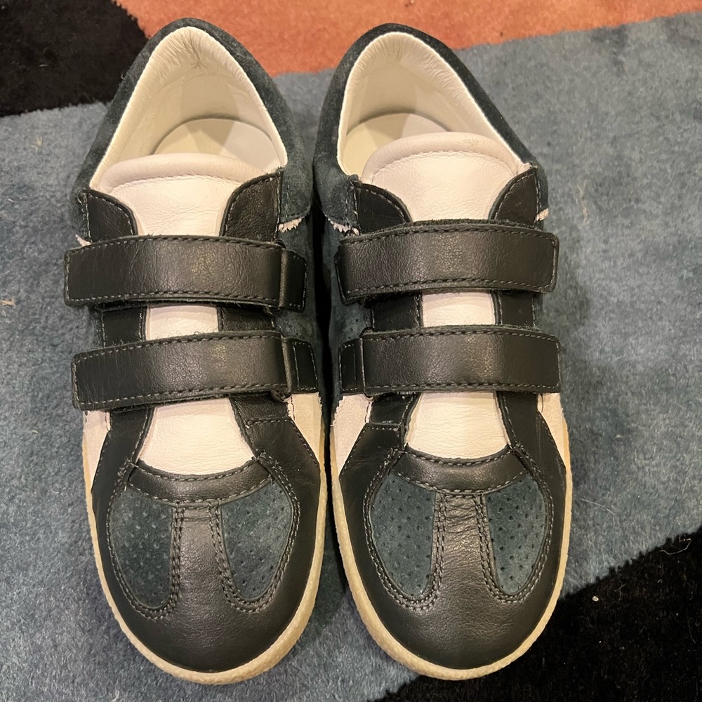 Dolce & Gabbana boys sneakers size 33 or 1.5 US @dolce